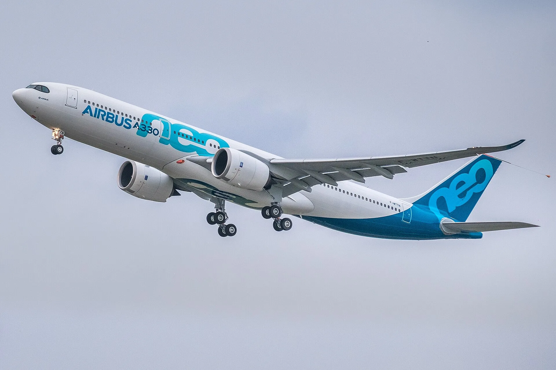 Commandes records d’Avolon chez Airbus et Rolls-Royce : pénurie d’appareils, flambée du kérosène et tensions d’approvisionnement secouent l’aviation mondiale
